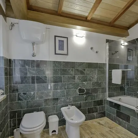 Nell'antico Villa *